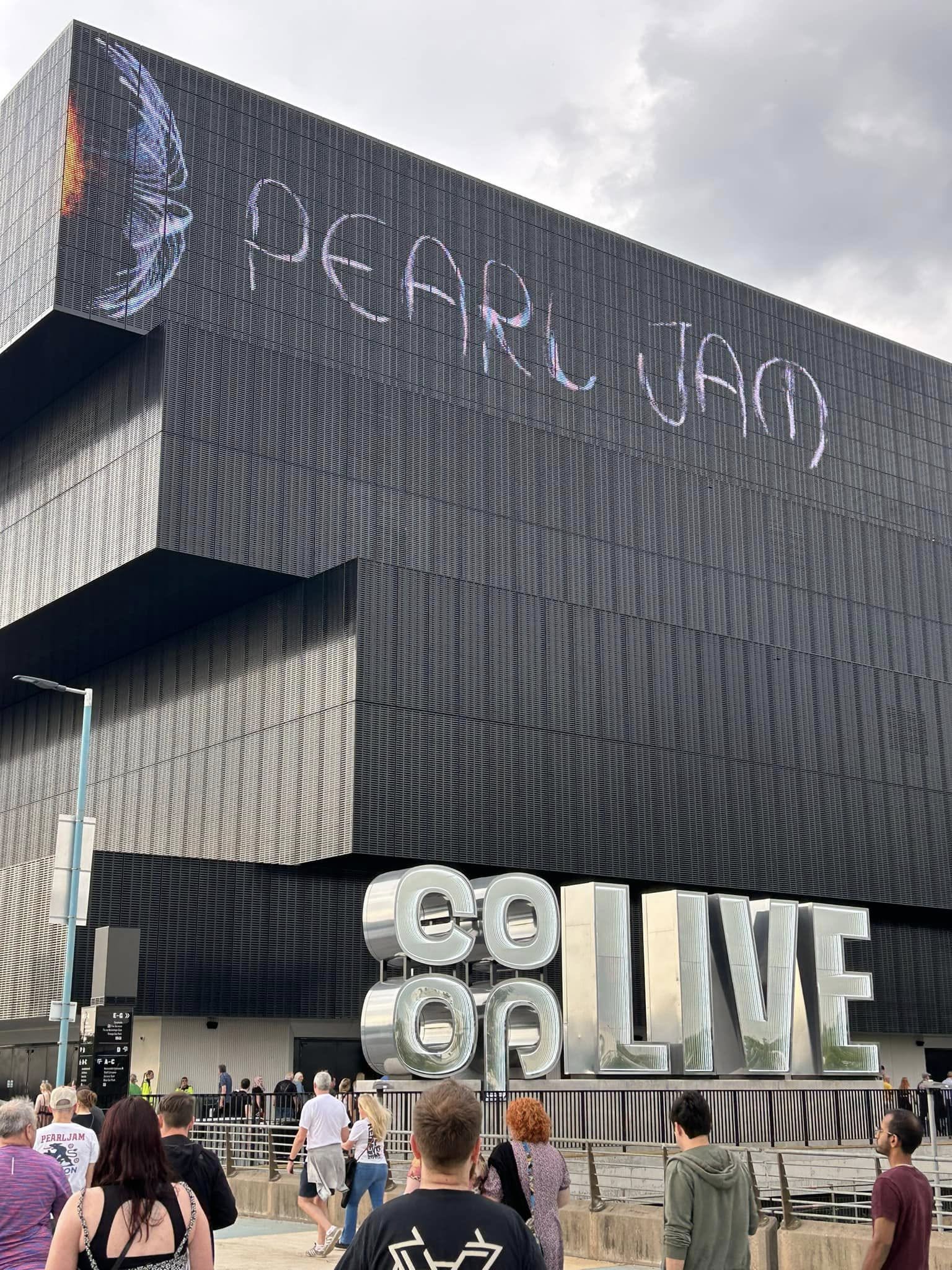Pearl Jam in Manchester 2024